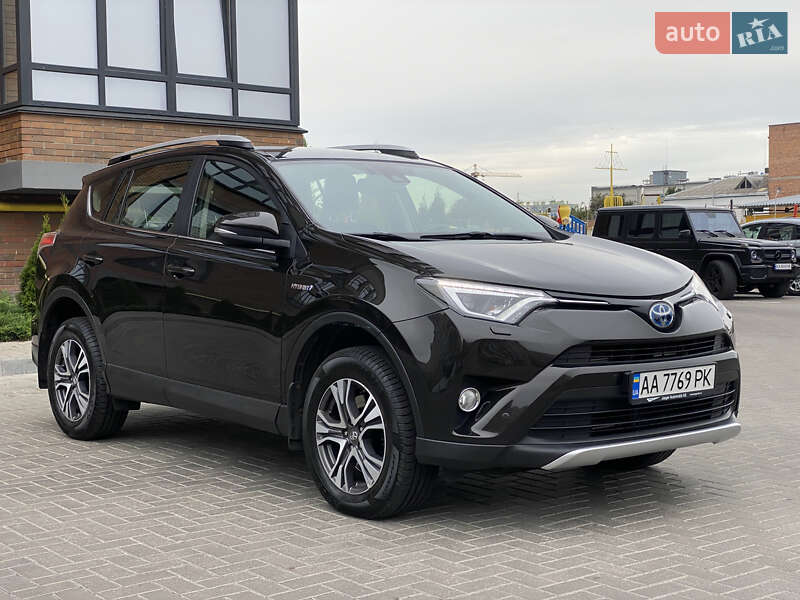 Внедорожник / Кроссовер Toyota RAV4 2016 в Житомире