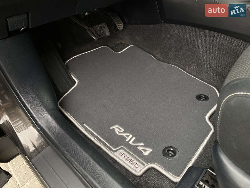 Внедорожник / Кроссовер Toyota RAV4 2016 в Житомире