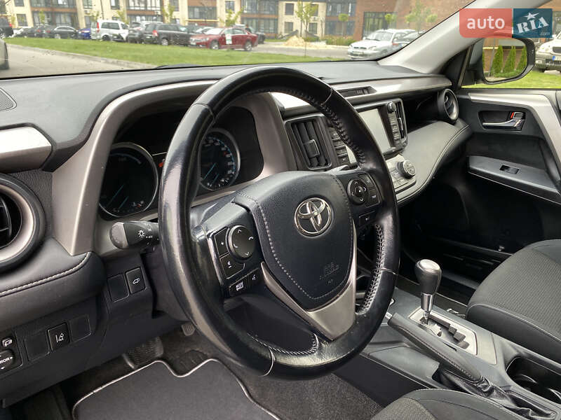Внедорожник / Кроссовер Toyota RAV4 2016 в Житомире