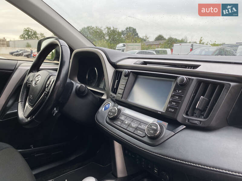 Внедорожник / Кроссовер Toyota RAV4 2016 в Житомире