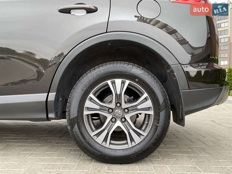 Внедорожник / Кроссовер Toyota RAV4 2016 в Житомире