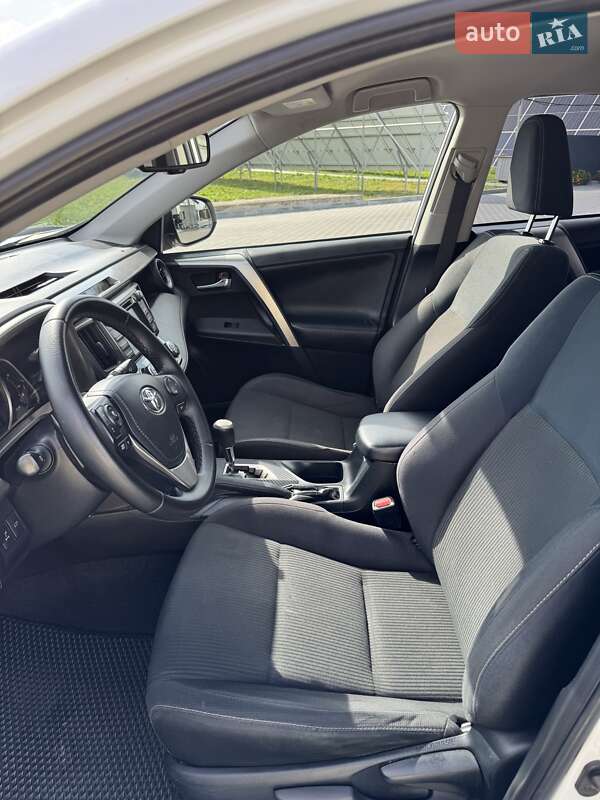 Позашляховик / Кросовер Toyota RAV4 2014 в Володимирі фото 4 Позашляховик / Кросовер Toyota RAV4 2014 в Володимирі