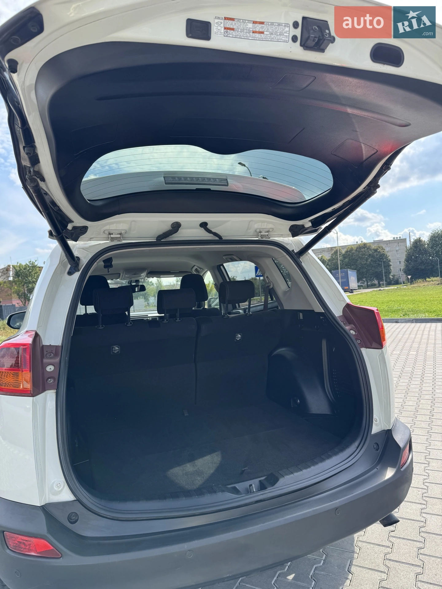 2014 Toyota RAV 4 - мініатюра 10