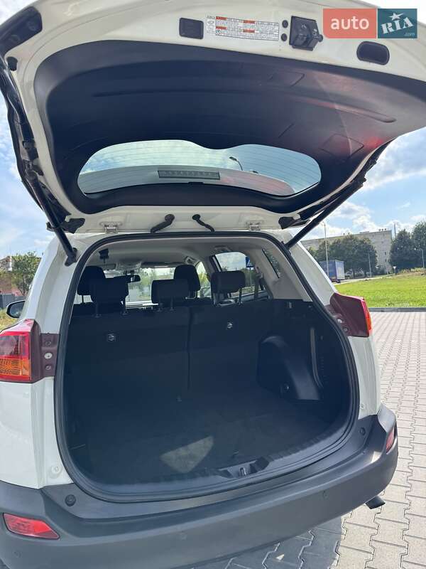 Позашляховик / Кросовер Toyota RAV4 2014 в Володимирі фото 10 Позашляховик / Кросовер Toyota RAV4 2014 в Володимирі