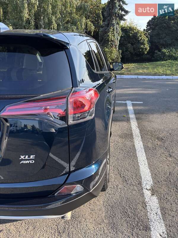 Внедорожник / Кроссовер Toyota RAV4 2018 в Ивано-Франковске фото 8 Внедорожник / Кроссовер Toyota RAV4 2018 в Ивано-Франковске