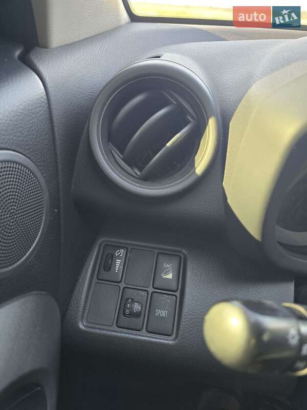 Внедорожник / Кроссовер Toyota RAV4 2011 в Шполе