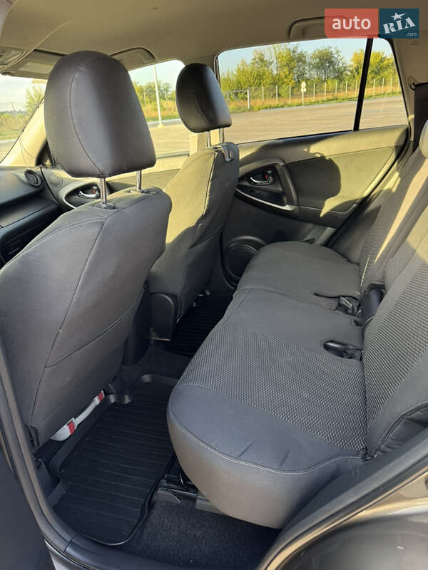 Позашляховик / Кросовер Toyota RAV4 2012 в Запоріжжі