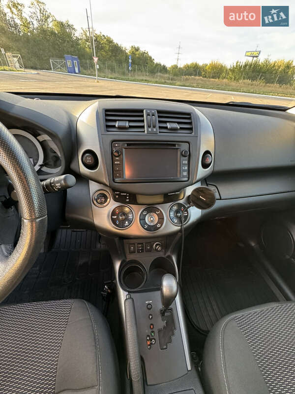 Позашляховик / Кросовер Toyota RAV4 2012 в Запоріжжі