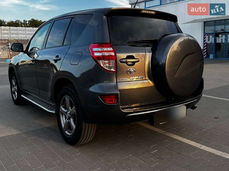 Позашляховик / Кросовер Toyota RAV4 2012 в Броварах