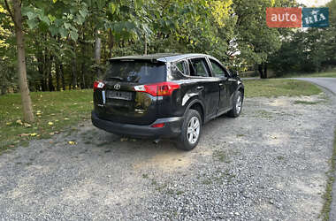 Внедорожник / Кроссовер Toyota RAV4 2014 в 