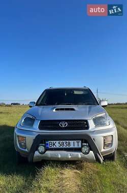 Позашляховик / Кросовер Toyota RAV4 2002 в Сарнах