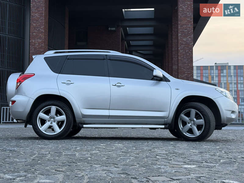 Внедорожник / Кроссовер Toyota RAV4 2007 в Днепре