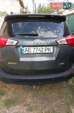 Внедорожник / Кроссовер Toyota RAV4 2015 в 