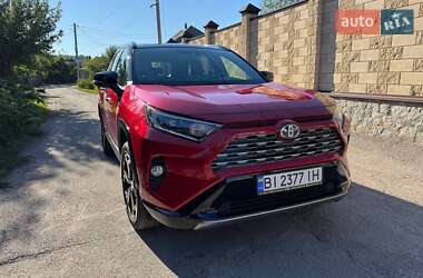 Позашляховик / Кросовер Toyota RAV4 2021 в Полтаві