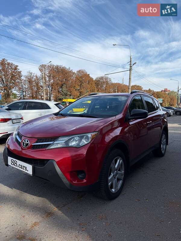 Внедорожник / Кроссовер Toyota RAV4 2015 в Полтаве