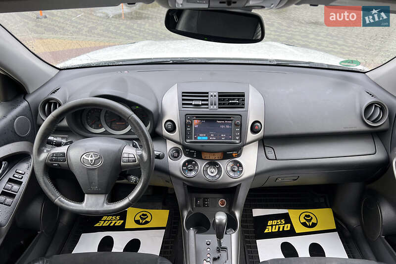 Внедорожник / Кроссовер Toyota RAV4 2012 в Львове
