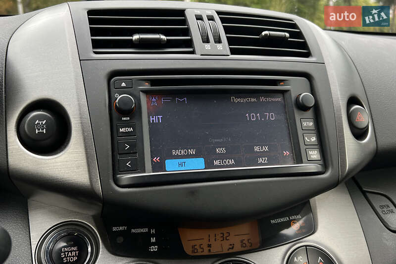 Внедорожник / Кроссовер Toyota RAV4 2012 в Львове