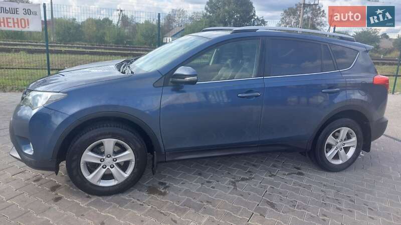 Внедорожник / Кроссовер Toyota RAV4 2014 в Звягеле