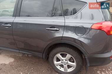 Внедорожник / Кроссовер Toyota RAV4 2013 в 