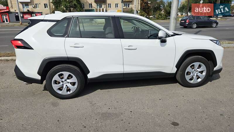 Позашляховик / Кросовер Toyota RAV4 2021 в Полтаві фото 5 Позашляховик / Кросовер Toyota RAV4 2021 в Полтаві
