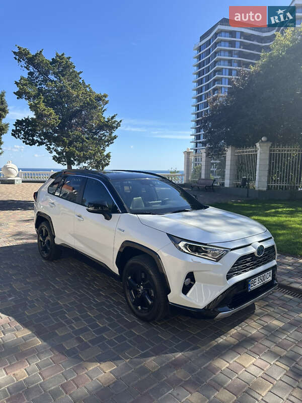 Toyota RAV4 2021