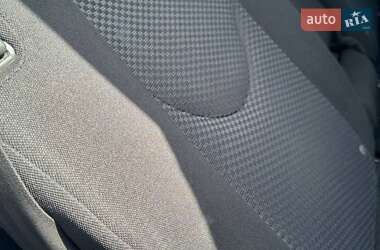 Внедорожник / Кроссовер Toyota RAV4 2011 в 