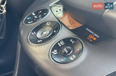 Внедорожник / Кроссовер Toyota RAV4 2011 в 