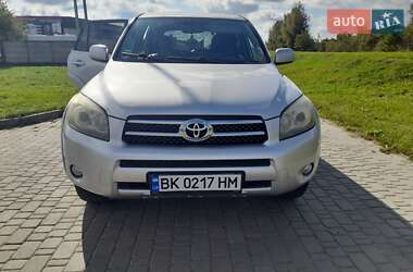 Внедорожник / Кроссовер Toyota RAV4 2005 в Костополе