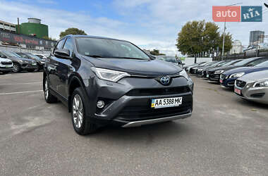 Внедорожник / Кроссовер Toyota RAV4 2017 в Киеве