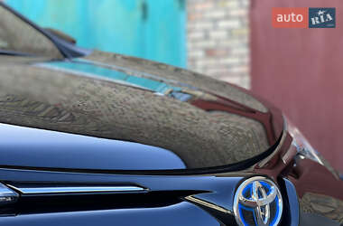 Внедорожник / Кроссовер Toyota RAV4 2017 в 