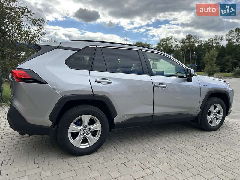 Позашляховик / Кросовер Toyota RAV4 2021 в Хмельницькому