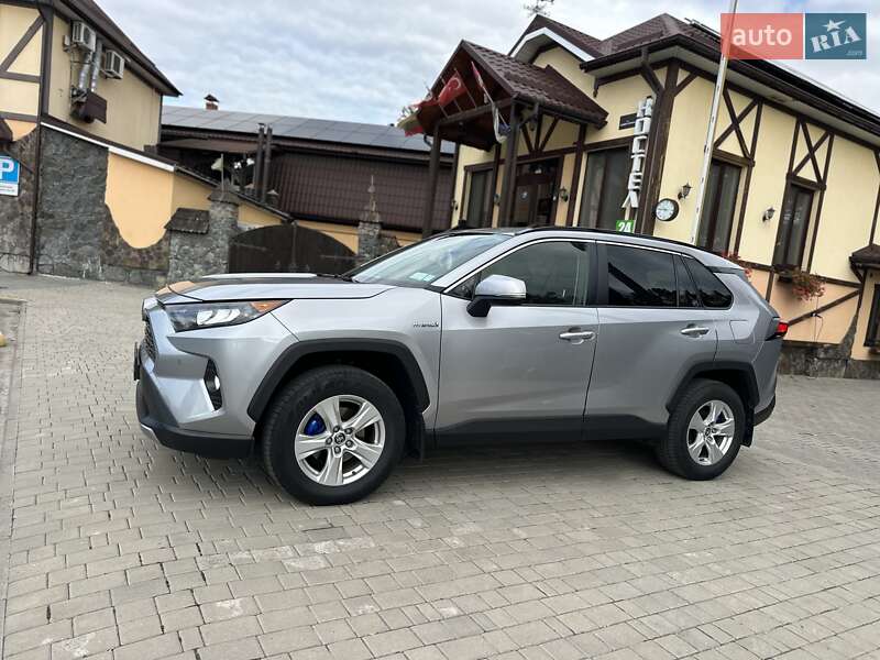 Позашляховик / Кросовер Toyota RAV4 2021 в Хмельницькому