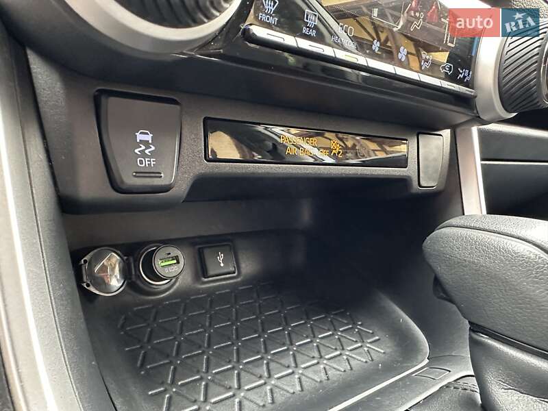 Позашляховик / Кросовер Toyota RAV4 2021 в Хмельницькому