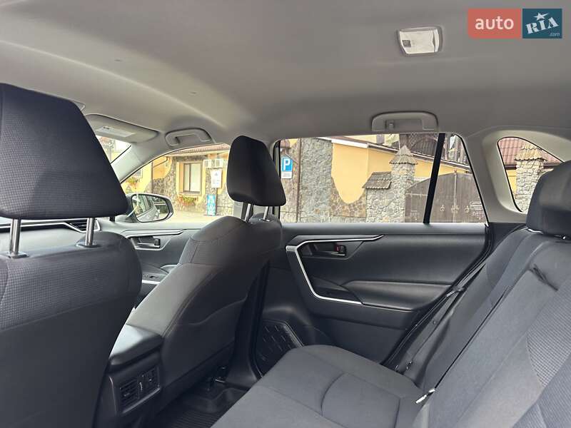 Позашляховик / Кросовер Toyota RAV4 2021 в Хмельницькому