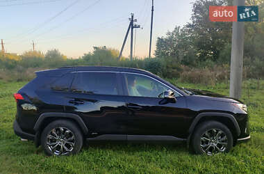 Внедорожник / Кроссовер Toyota RAV4 2023 в 