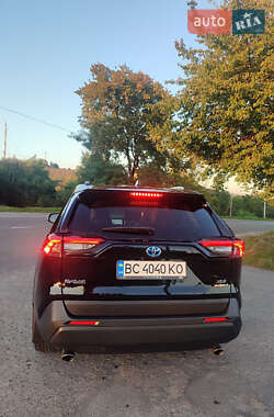 Внедорожник / Кроссовер Toyota RAV4 2023 в 