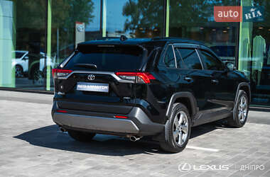 Внедорожник / Кроссовер Toyota RAV4 2019 в 
