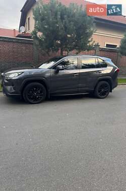 Внедорожник / Кроссовер Toyota RAV4 2019 в 