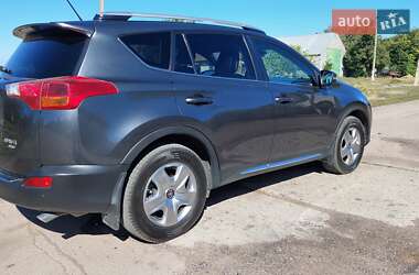 Внедорожник / Кроссовер Toyota RAV4 2015 в 