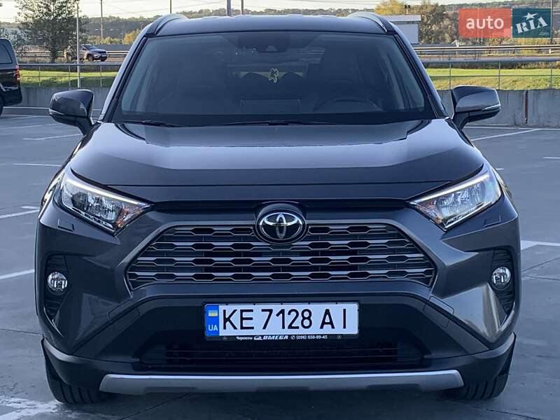 Позашляховик / Кросовер Toyota RAV4 2018 в Києві