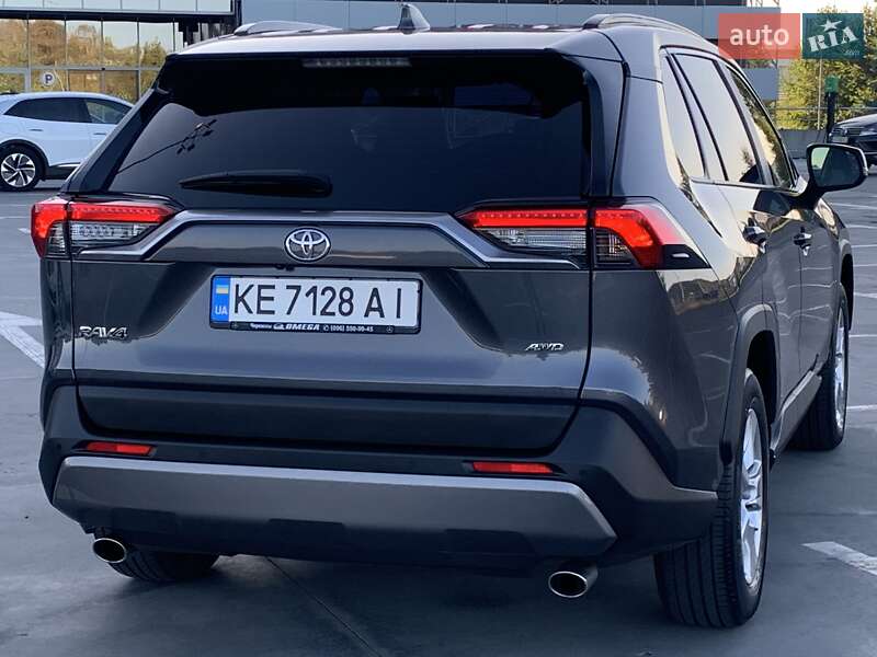 Позашляховик / Кросовер Toyota RAV4 2018 в Києві