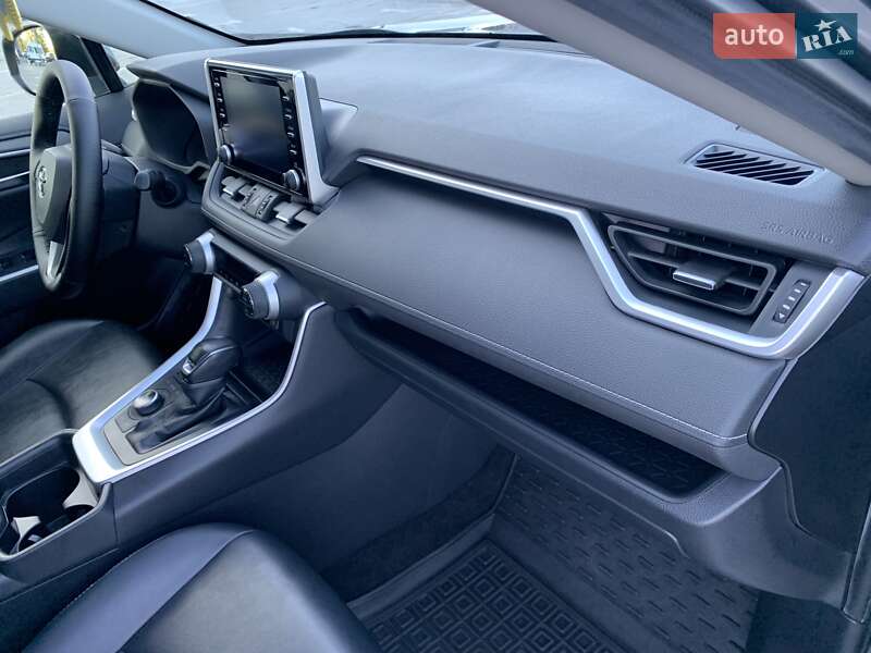 Позашляховик / Кросовер Toyota RAV4 2018 в Києві