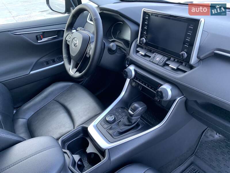 Позашляховик / Кросовер Toyota RAV4 2018 в Києві