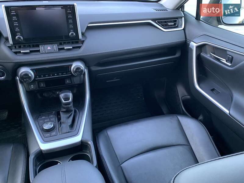 Позашляховик / Кросовер Toyota RAV4 2018 в Києві