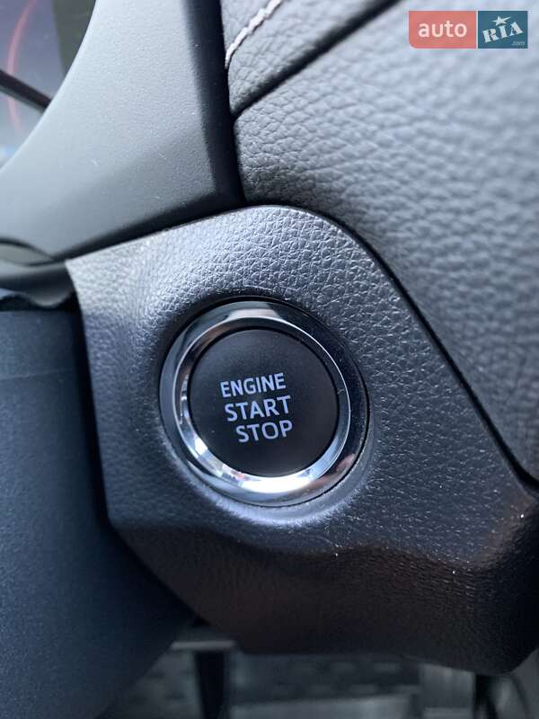 Позашляховик / Кросовер Toyota RAV4 2018 в Києві