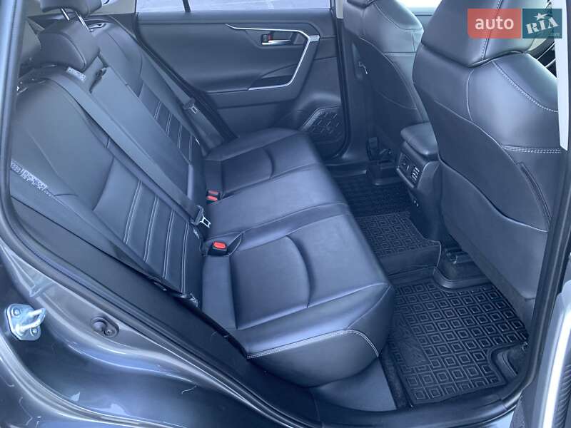 Позашляховик / Кросовер Toyota RAV4 2018 в Києві