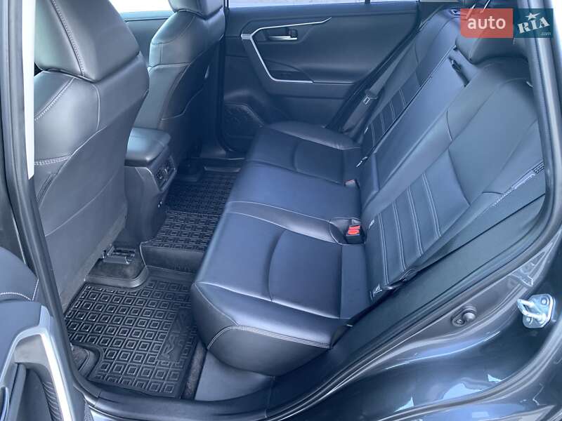 Позашляховик / Кросовер Toyota RAV4 2018 в Києві