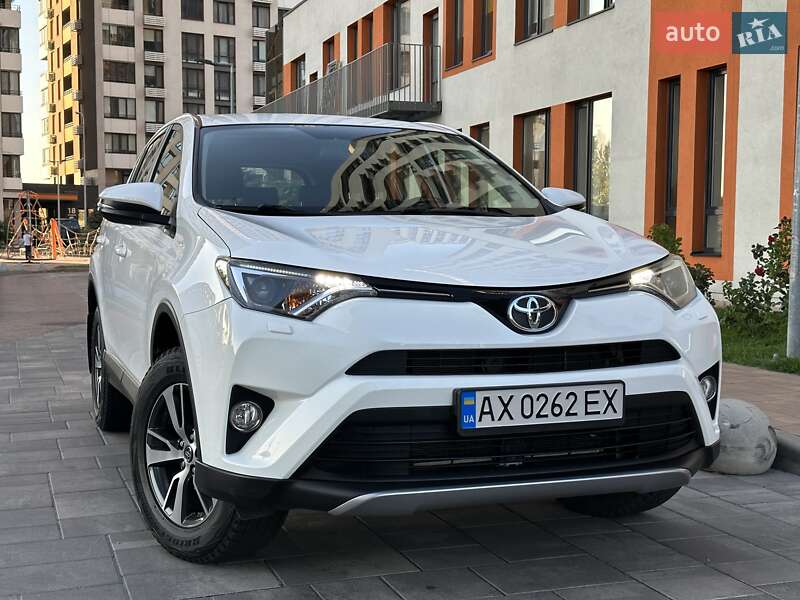 Toyota RAV4 2017