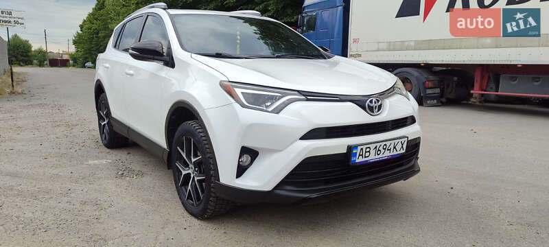 Внедорожник / Кроссовер Toyota RAV4 2015 в Виннице