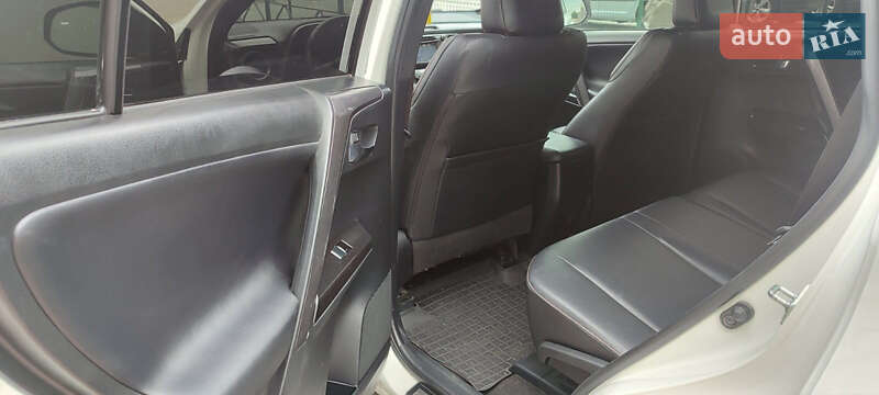 Внедорожник / Кроссовер Toyota RAV4 2015 в Виннице